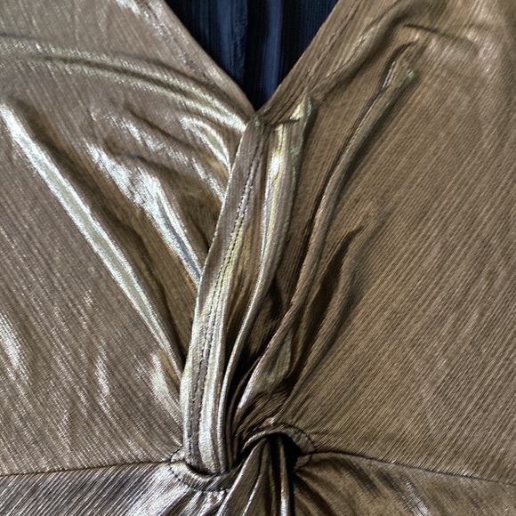 BOLD elements metallic gold dress. - Picture 17 of 17